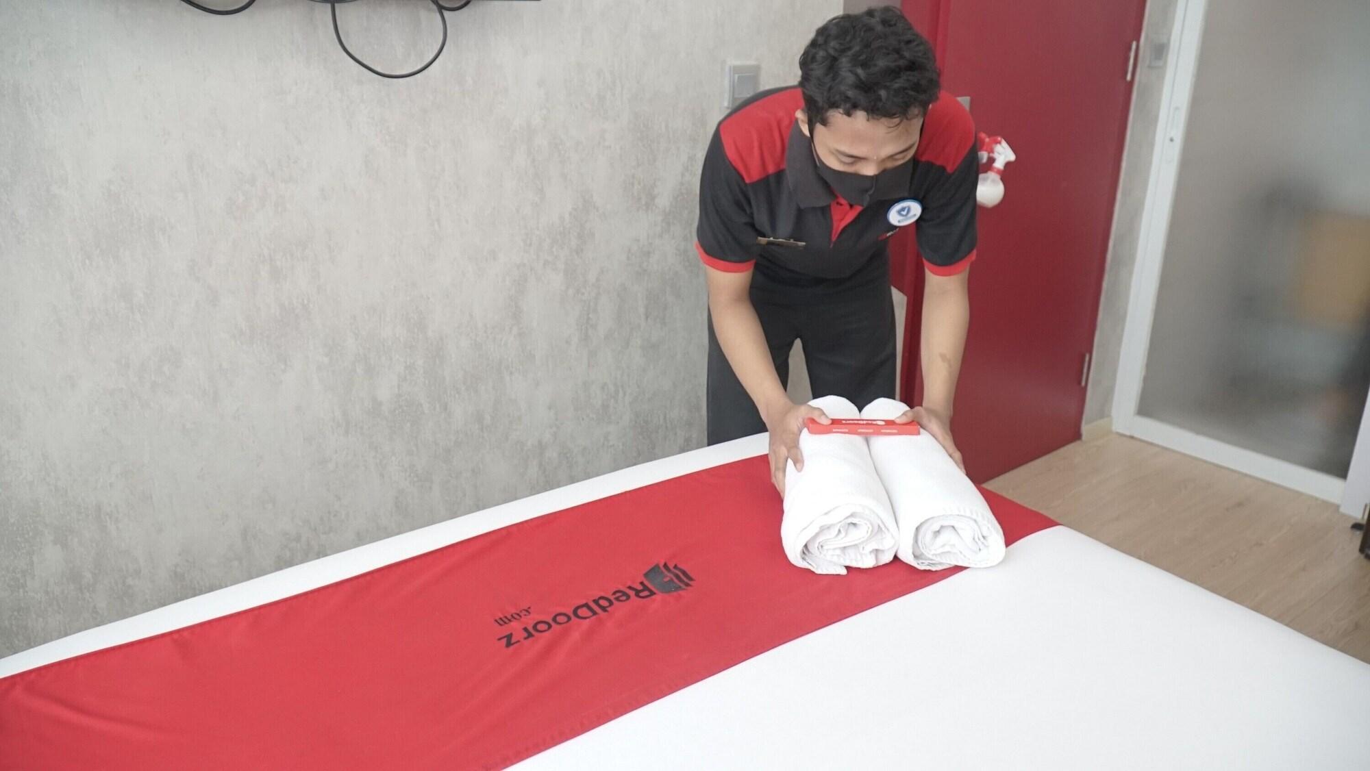 Reddoorz Plus @ Sawah Besar Yakarta Exterior foto