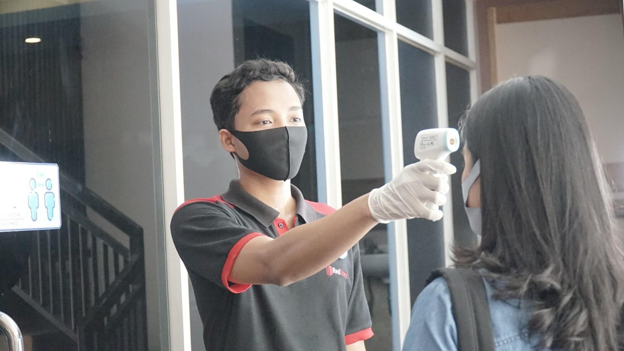 Reddoorz Plus @ Sawah Besar Yakarta Exterior foto
