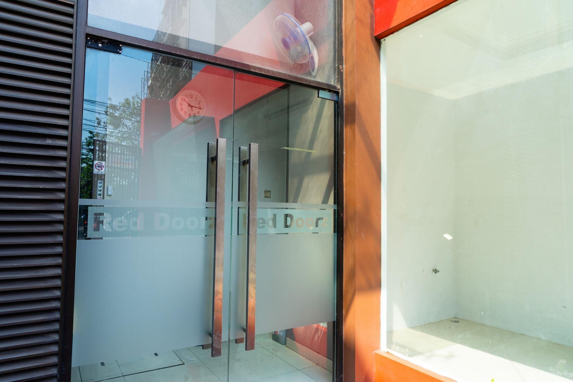 Reddoorz Plus @ Sawah Besar Yakarta Exterior foto